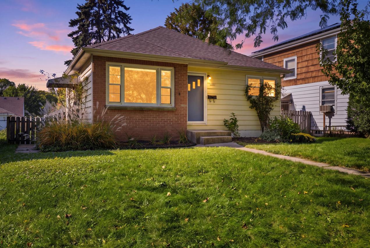 3251 N 84th St, Milwaukee, WI 53222