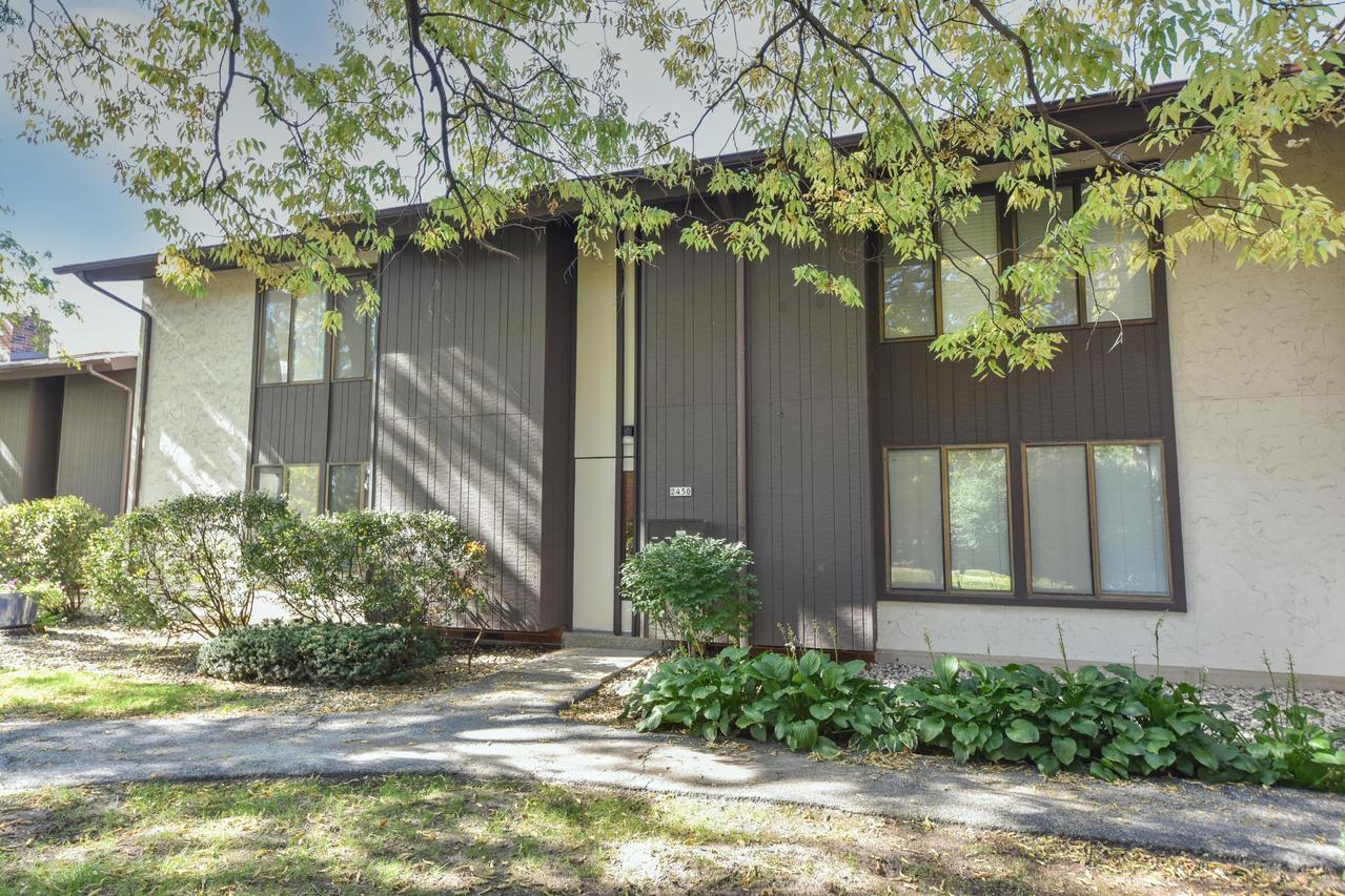 2450 W Good Hope Rd #49, Glendale, WI 53209