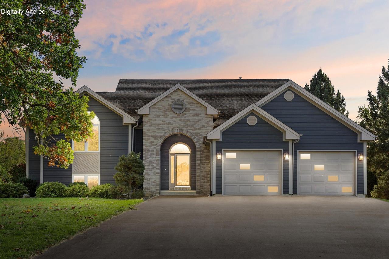 28827 Kramer Dr, Waterford, WI 53185