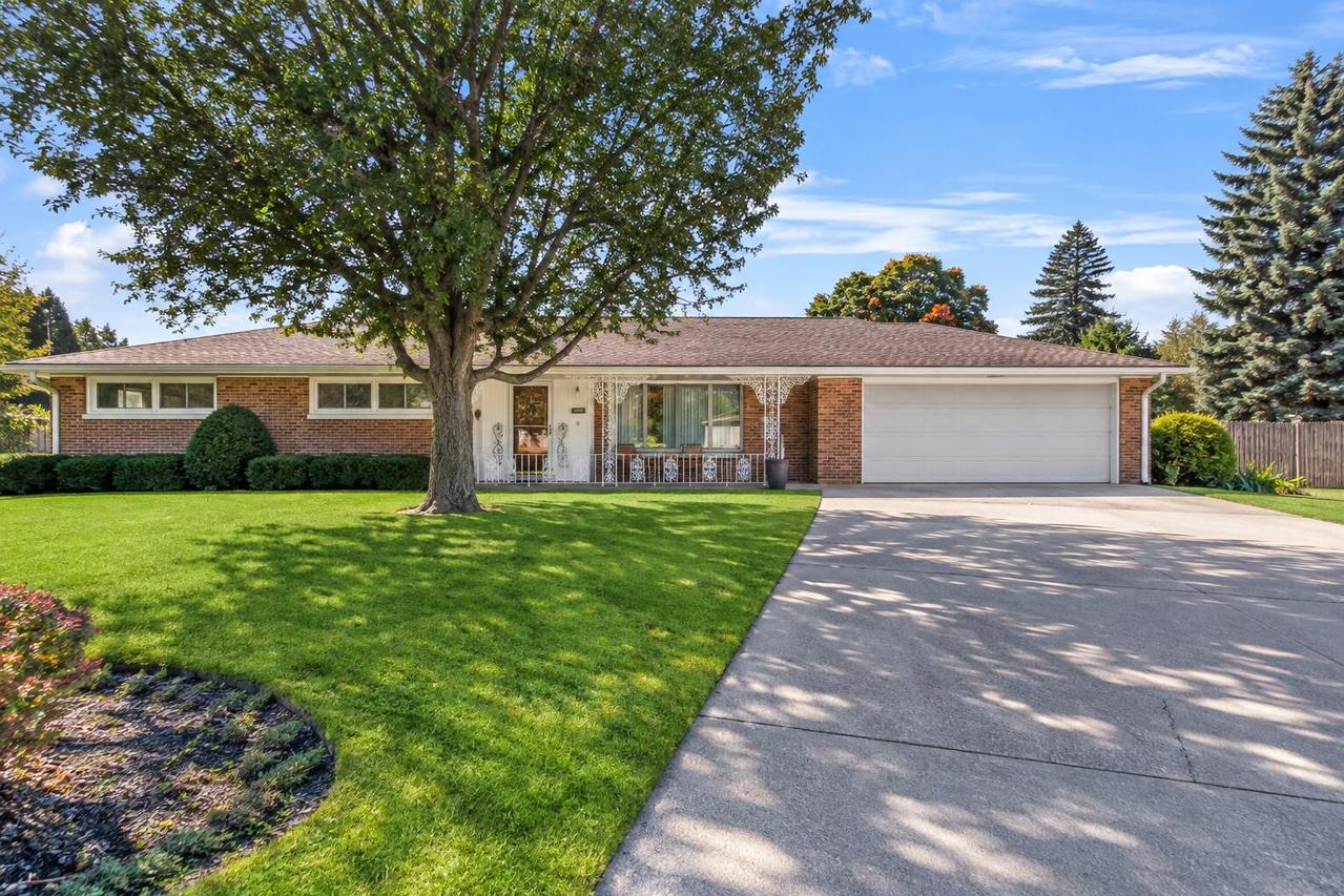 409 Vernon Ave, Thiensville, WI 53092