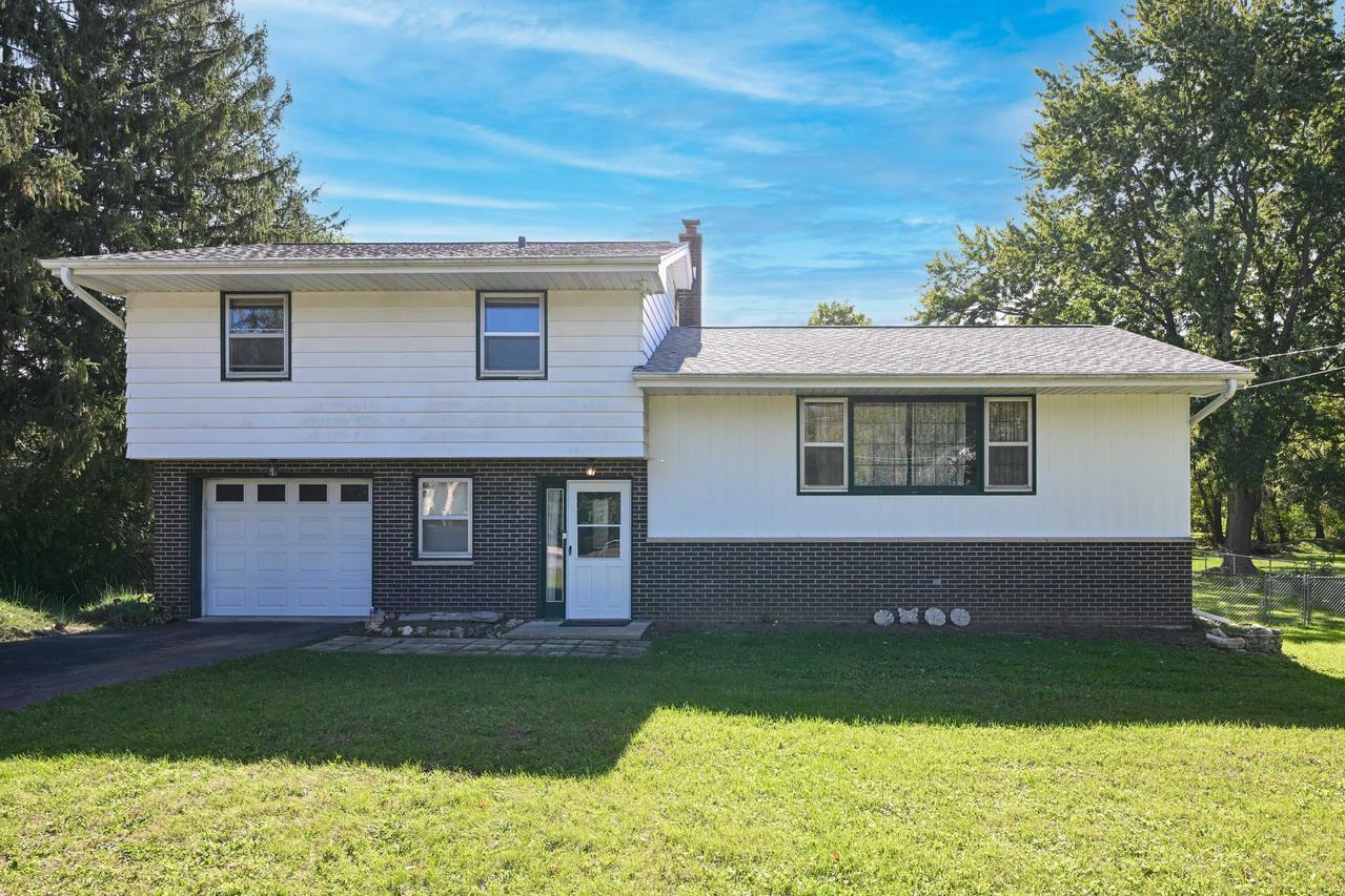 S77W25205 National Ave, Vernon, WI 53189