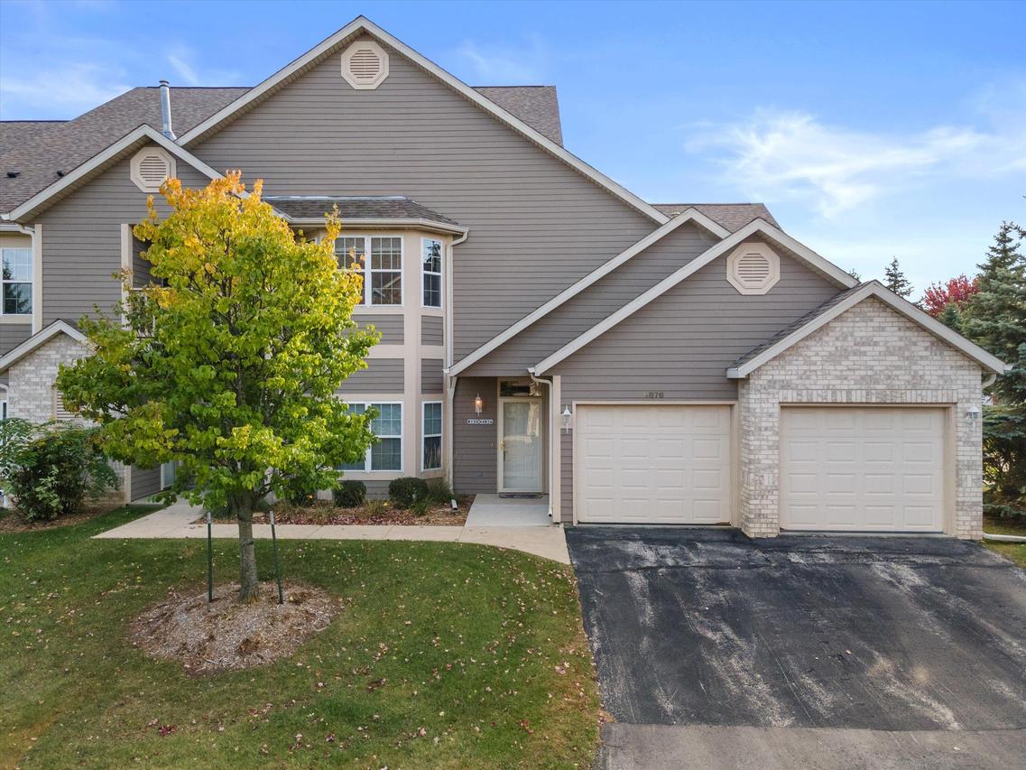 W159N4876 Graysland Dr, Menomonee Falls, WI 53051