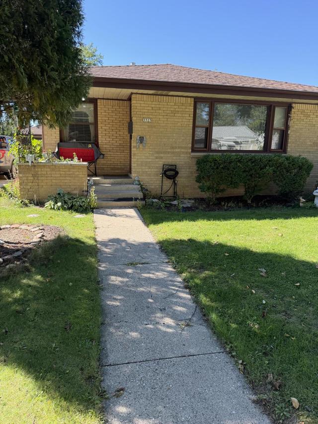 3323 S 69th St., Milwaukee, WI 53219