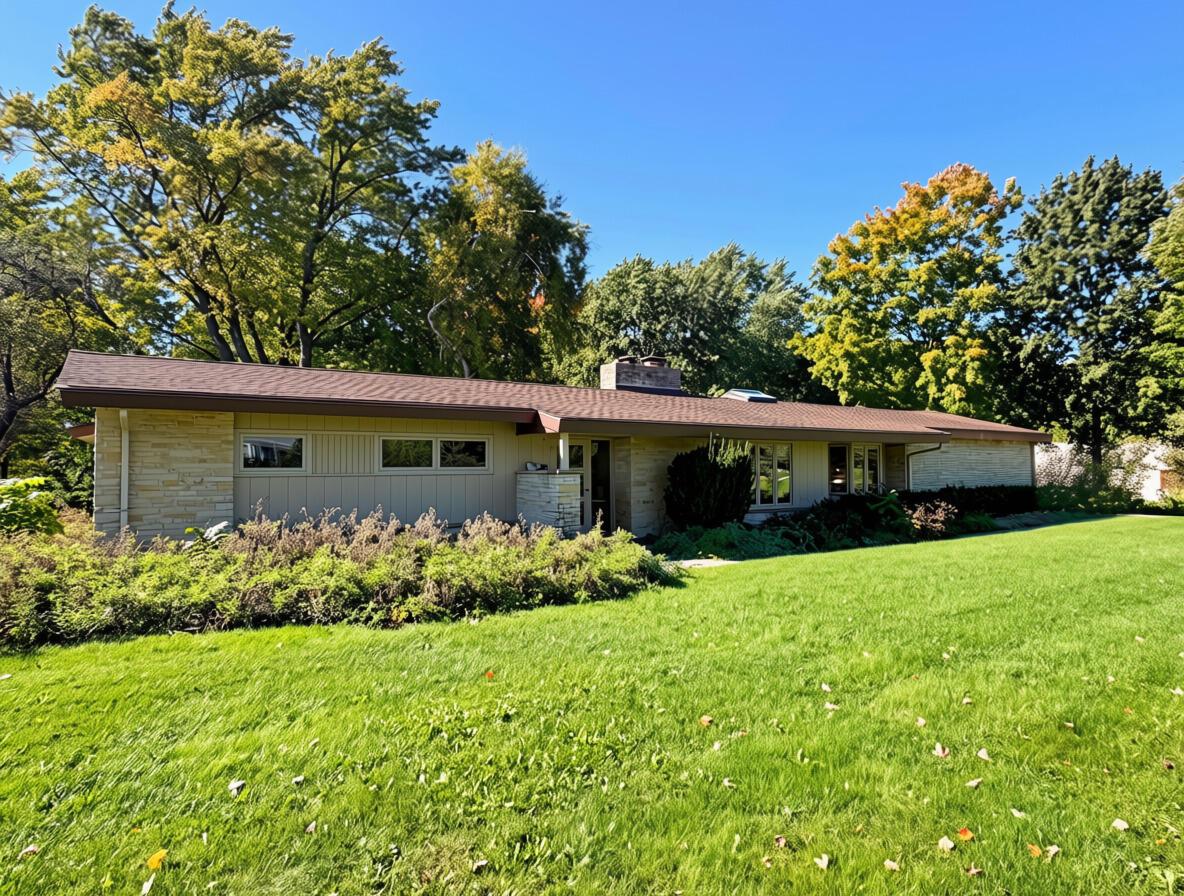 1445 Revere Dr, Brookfield, WI 53045