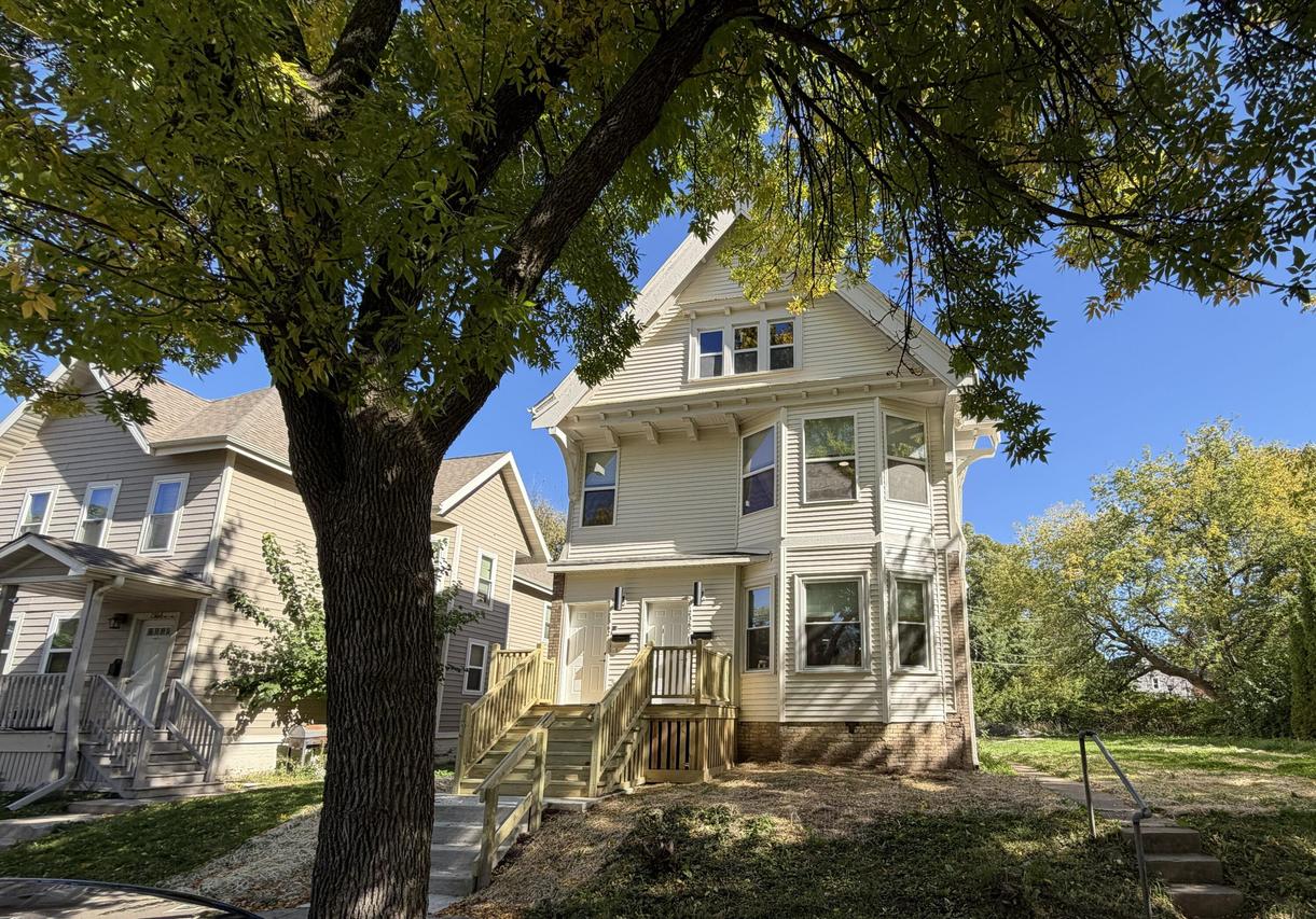 2360 N Dr William Finlayson St #2362, Milwaukee, WI 53212
