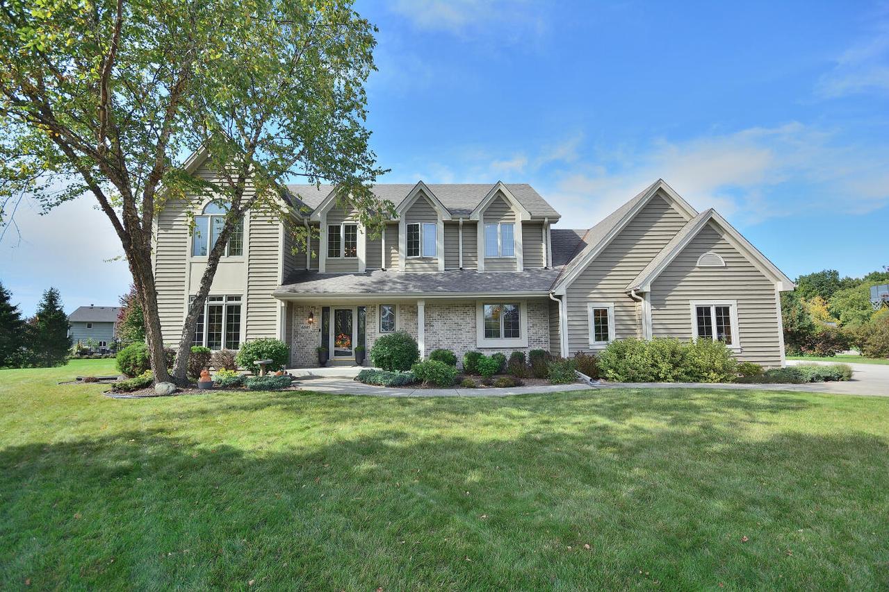 6045 S Pembrook Ct, New Berlin, WI 53151