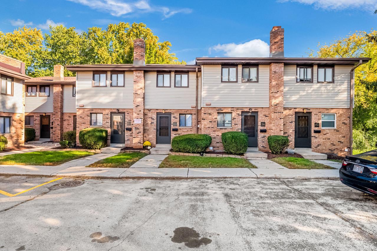 240 E Dekora St #264, Saukville, WI 53080