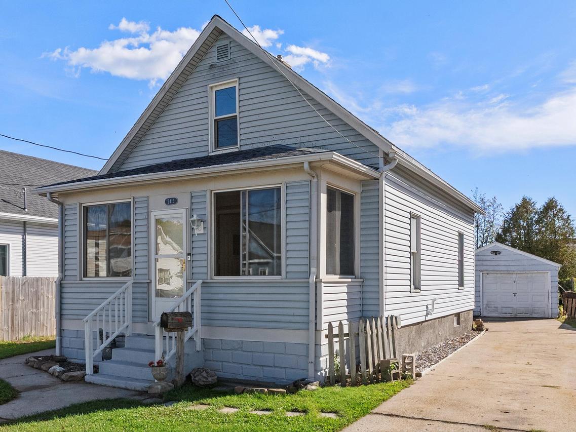 2413 14th St, Two Rivers, WI 54241