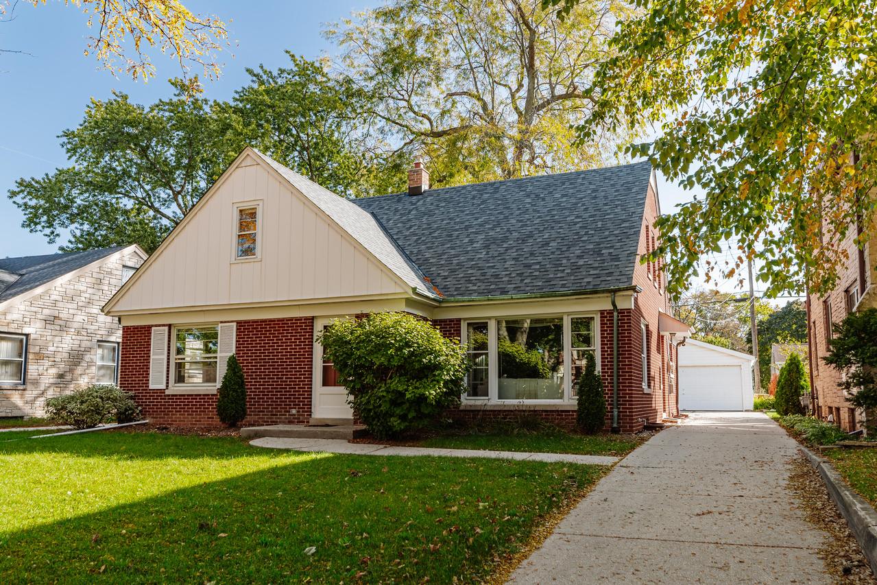 3430 N 93rd St, Milwaukee, WI 53222