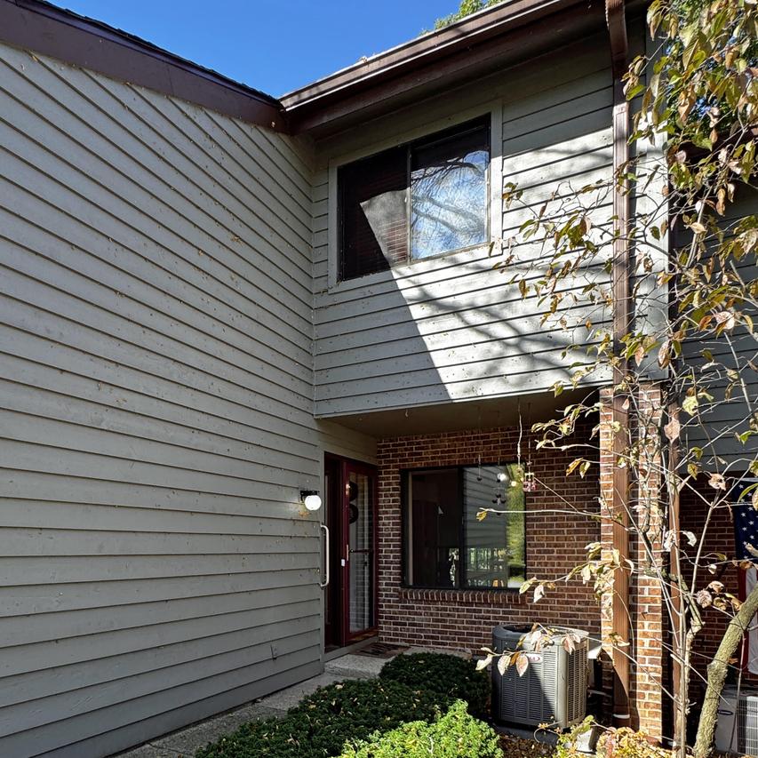 2935 Old Mill, Racine, WI 53405