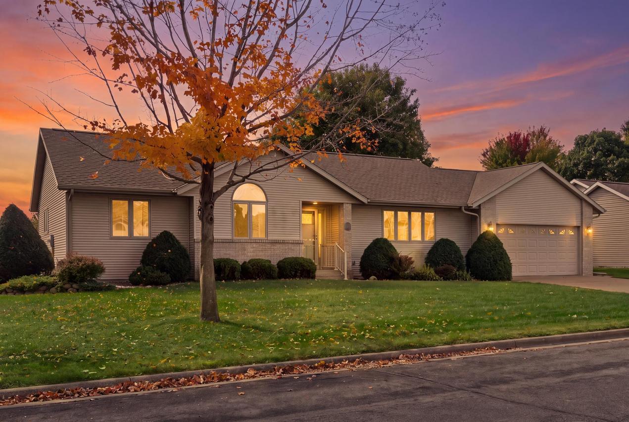 932 Garden Pl, Onalaska, WI 54650