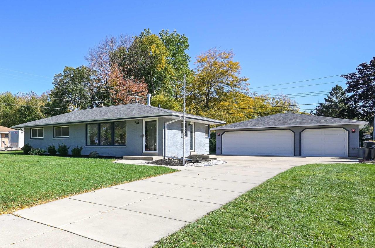 5240 S 116th St, Hales Corners, WI 53130