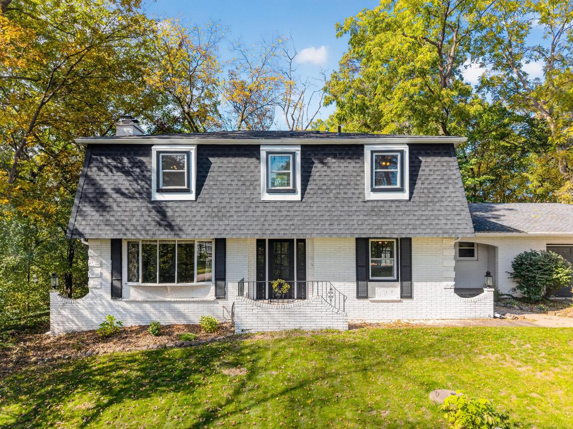 1855 Briarwood Ln, Fitchburg, WI 53575