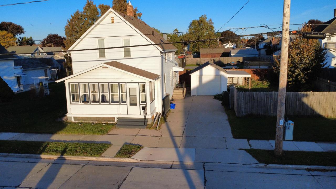 1911 Jackson St, Two Rivers, WI 54241