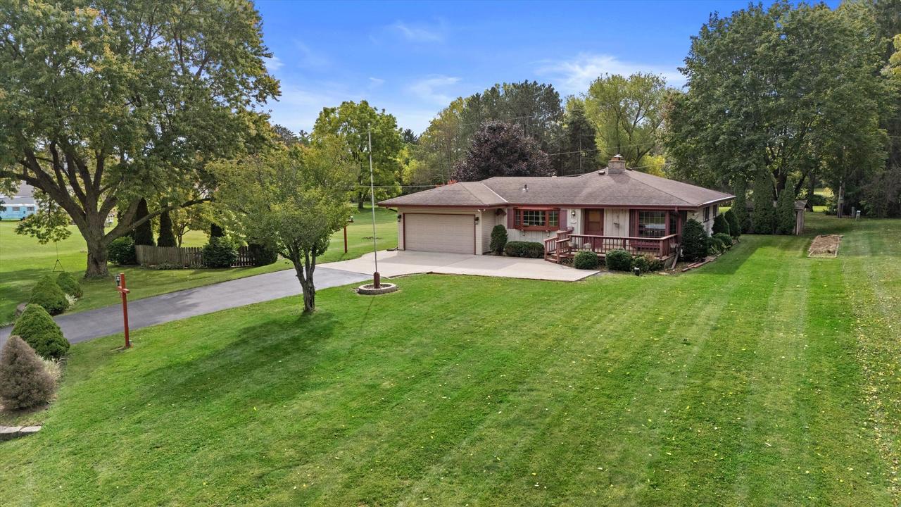 8011 Clinton Ln, Mount Pleasant, WI 53406