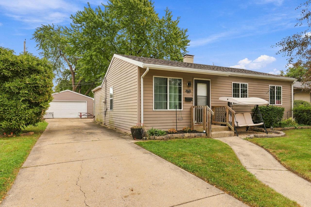 8523 21st Ave., Kenosha, WI 53143
