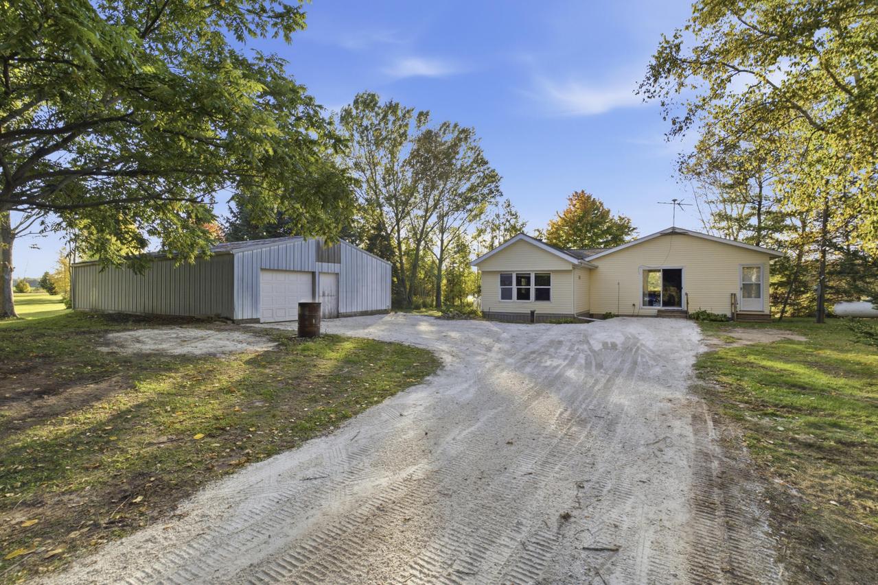 6202 Brunner Rd, Newton, WI 54220