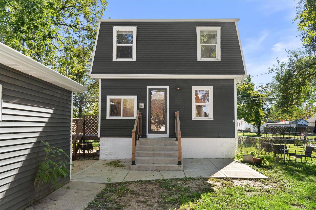 3721 E Birchwood Ave, Cudahy, WI 53110