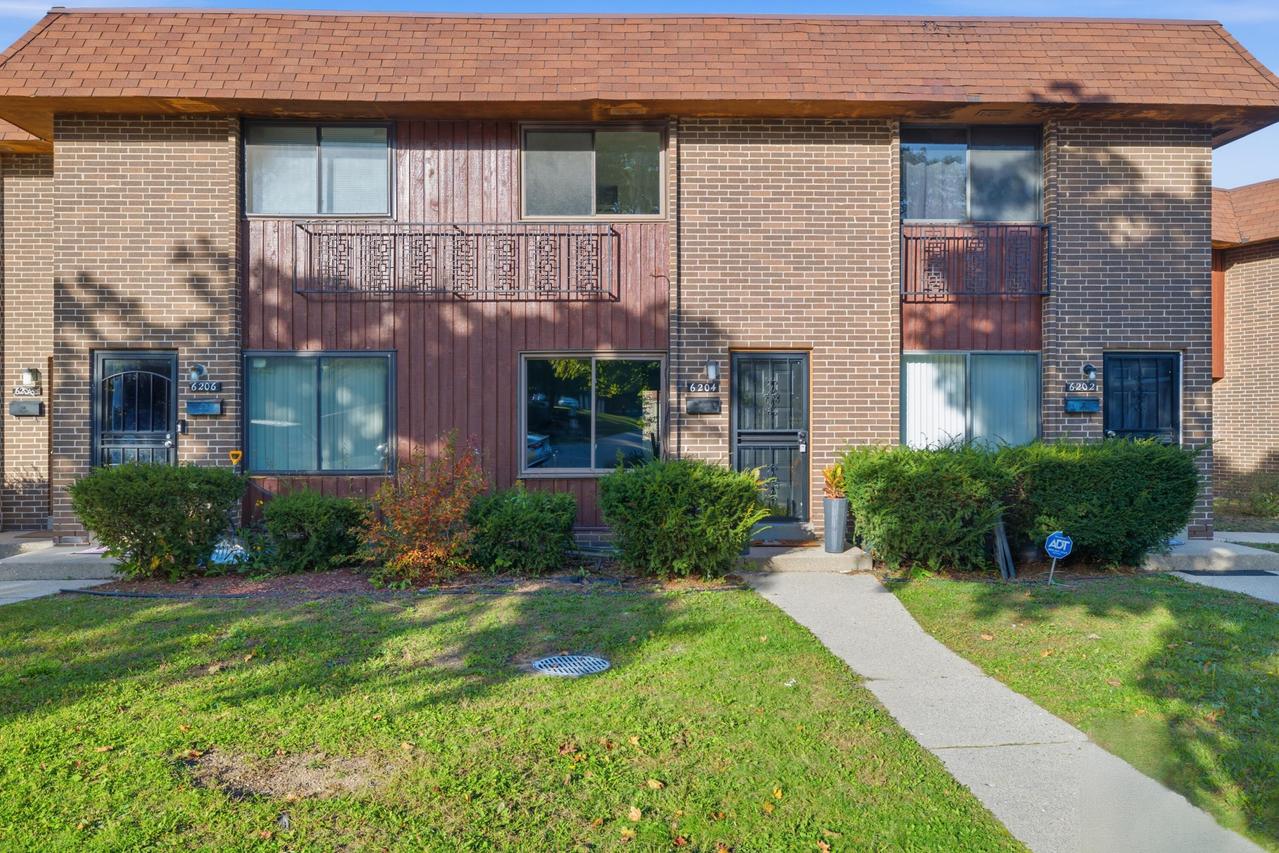 6204 W Port Ave, Milwaukee, WI 53223