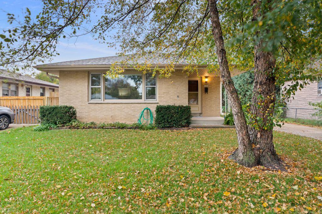1202 S 118th St, West Allis, WI 53214