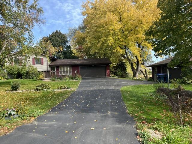 W264S3768 Lawrence Ln, Waukesha, WI 53189