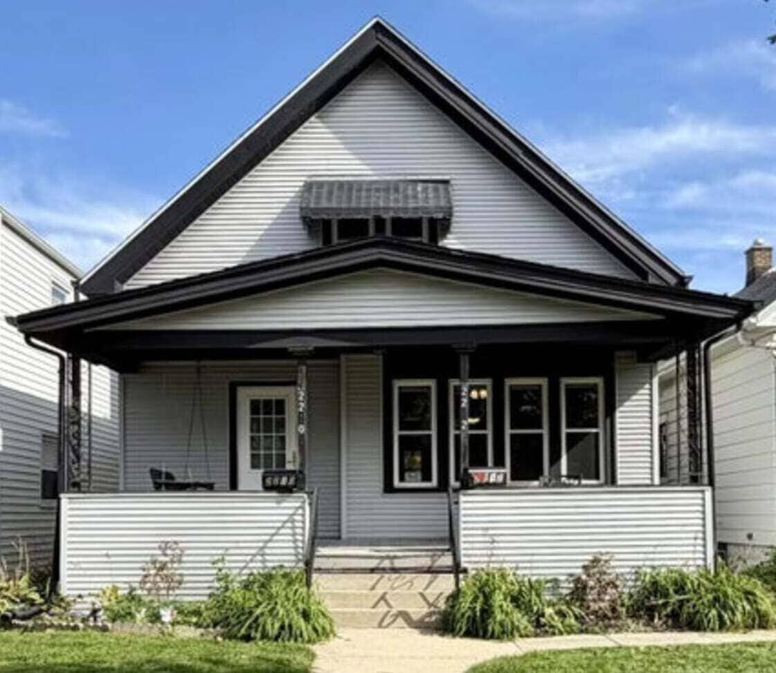 2210 S 71st St #2212, West Allis, WI 53219