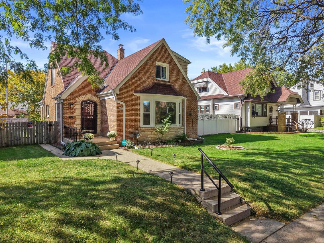 4937 W Medford Ave, Milwaukee, WI 53216