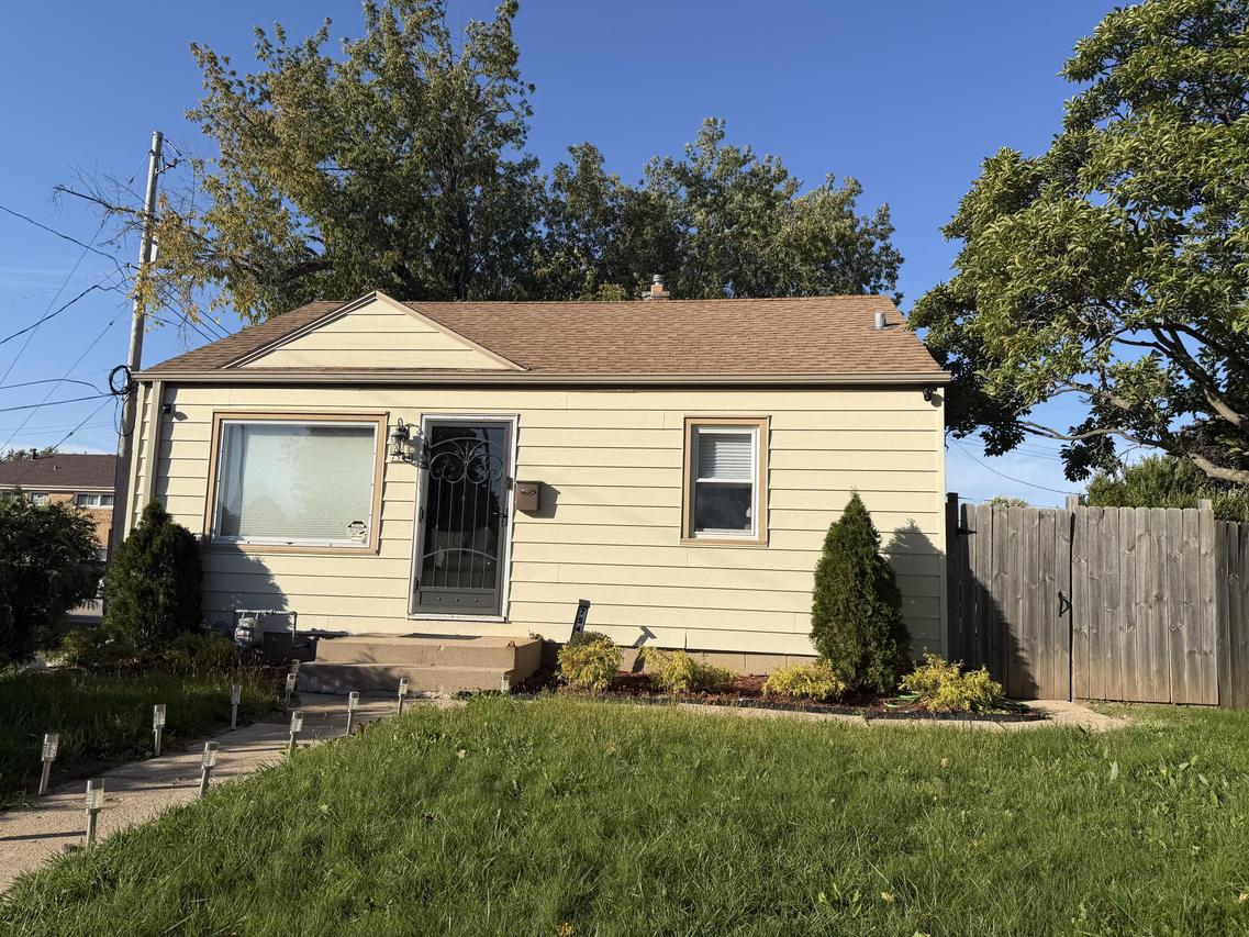 7544 W Nash St, Milwaukee, WI 53216