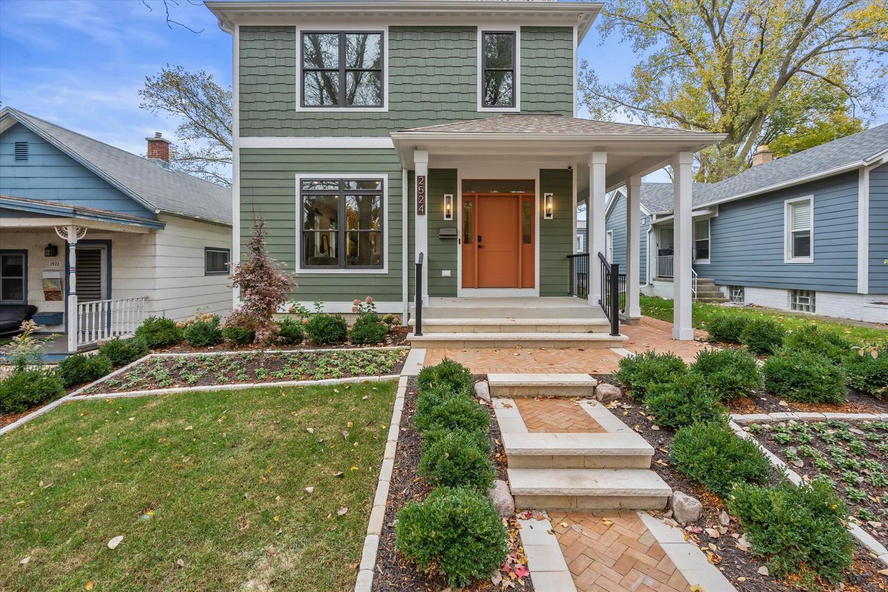 2524 S Superior St, Milwaukee, WI 53207