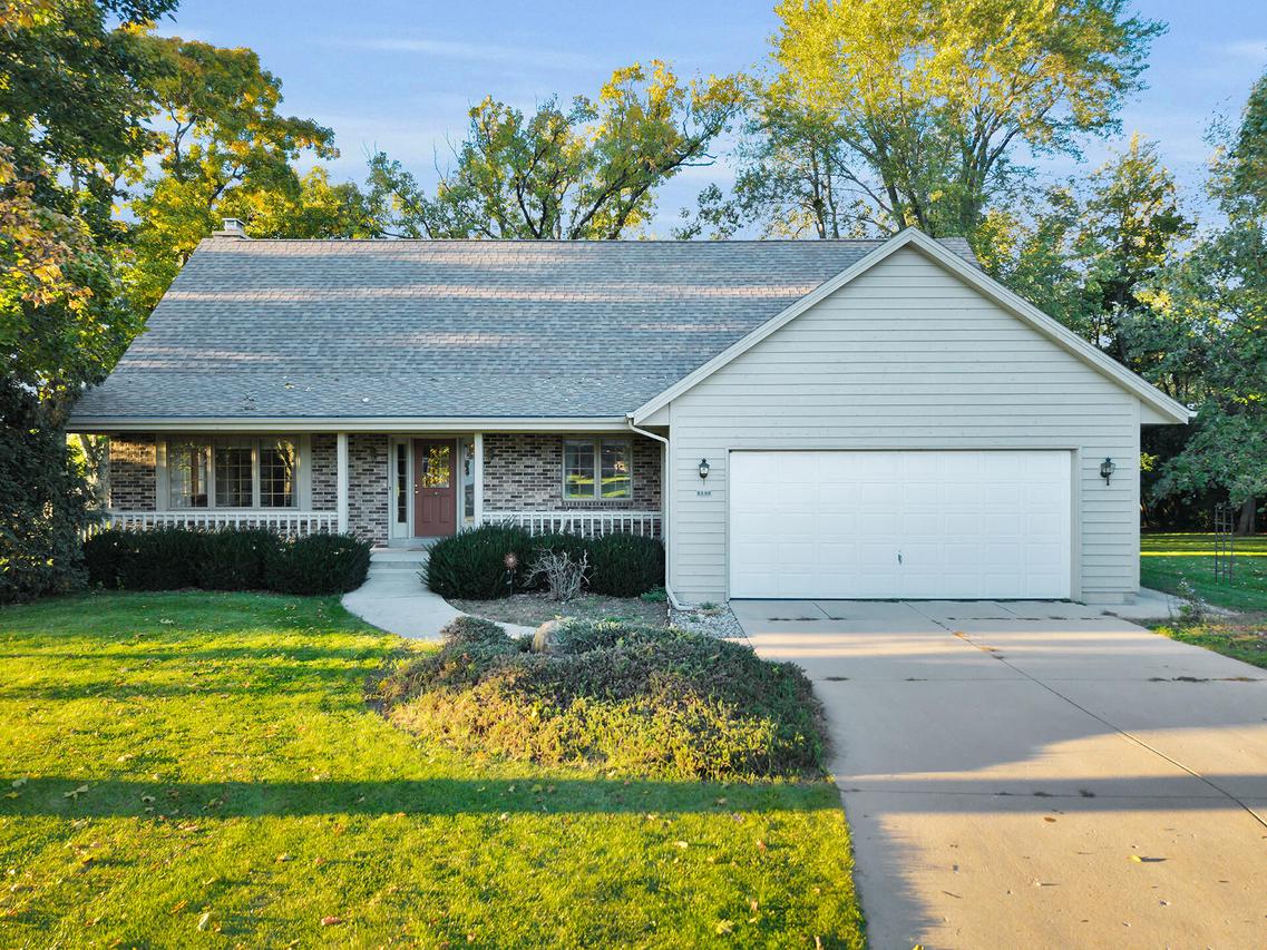 6196 Oak Brook, Lyons, WI 53105
