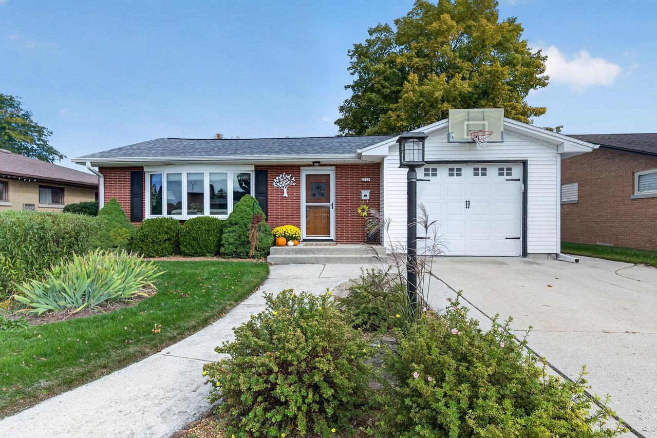 2725 Henry St, Sheboygan, WI 53081
