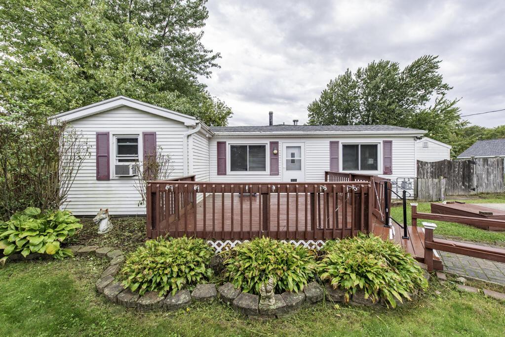 10052 3rd Ave, Pleasant Prairie, WI 53158
