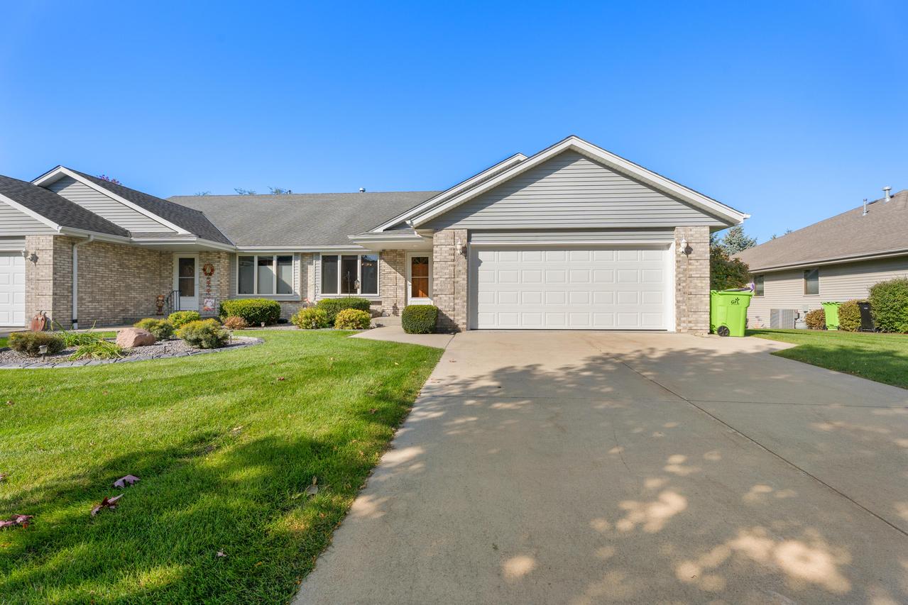 951 Spruce St, Hartford, WI 53027