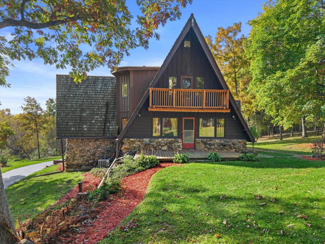 6025 218th Ave, Salem Lakes, WI 53104