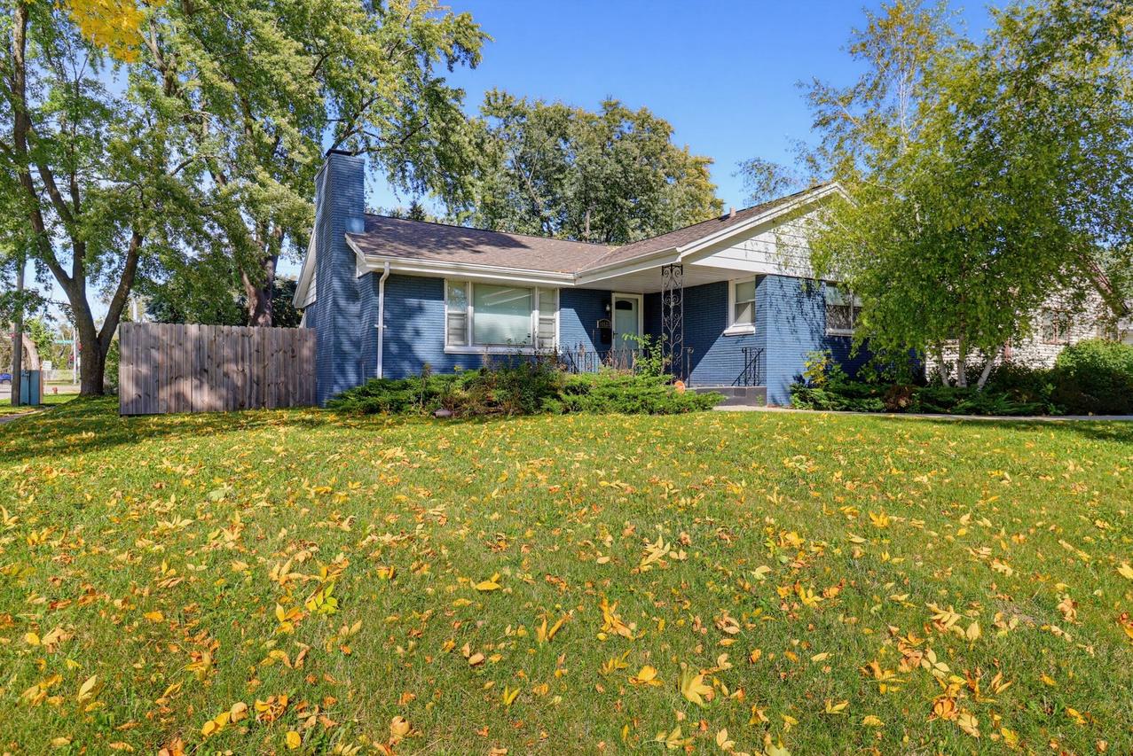 10628 W Sheridan Ave, Milwaukee, WI 53225