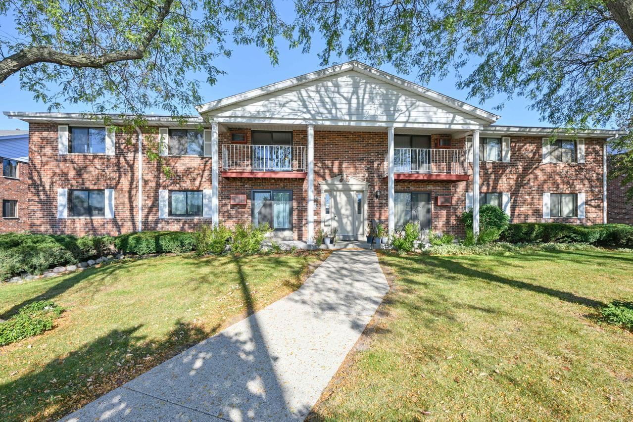 6400 W Howard Ave #201, Milwaukee, WI 53220