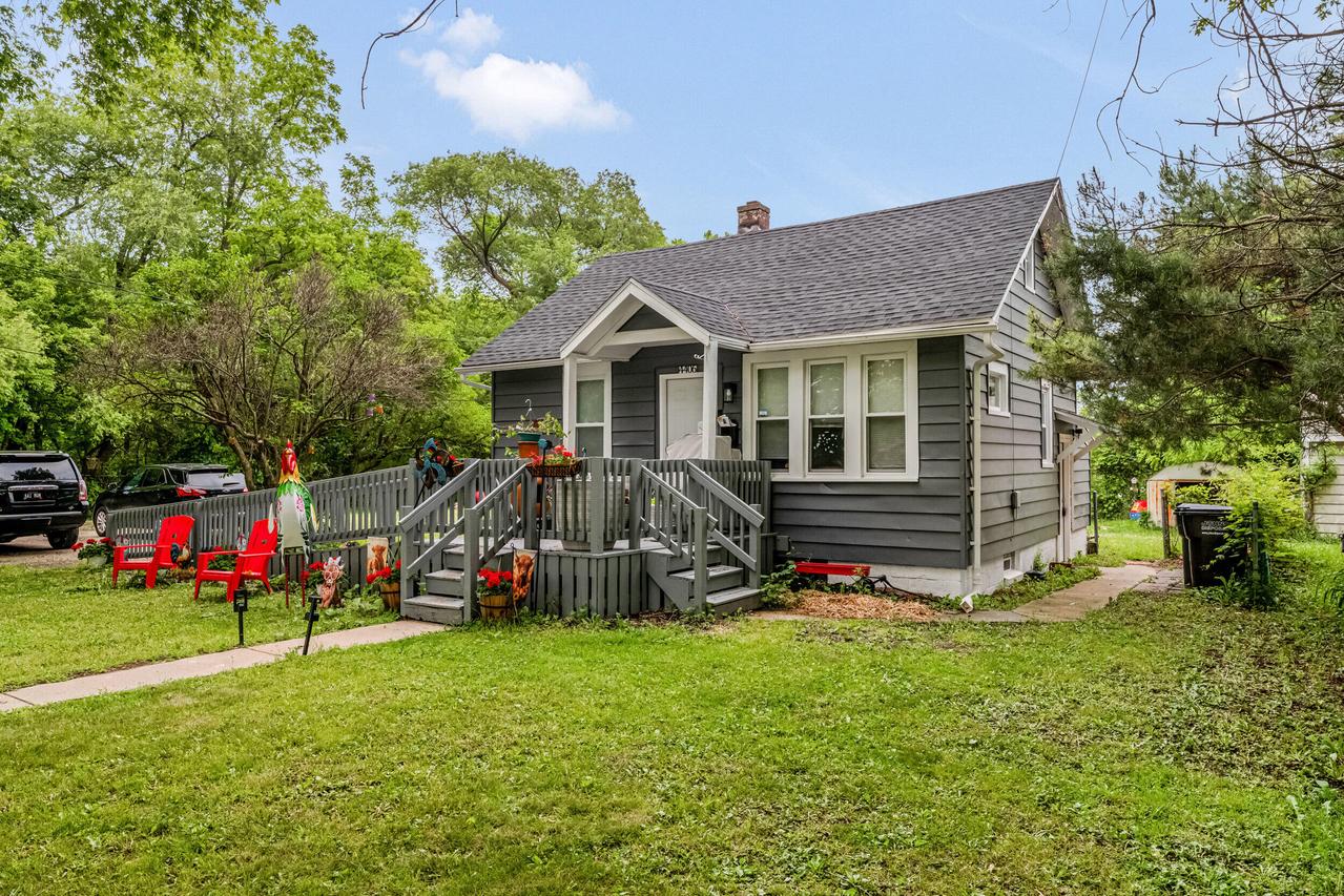 4406 S Nicholson Ave, Saint Francis, WI 53235