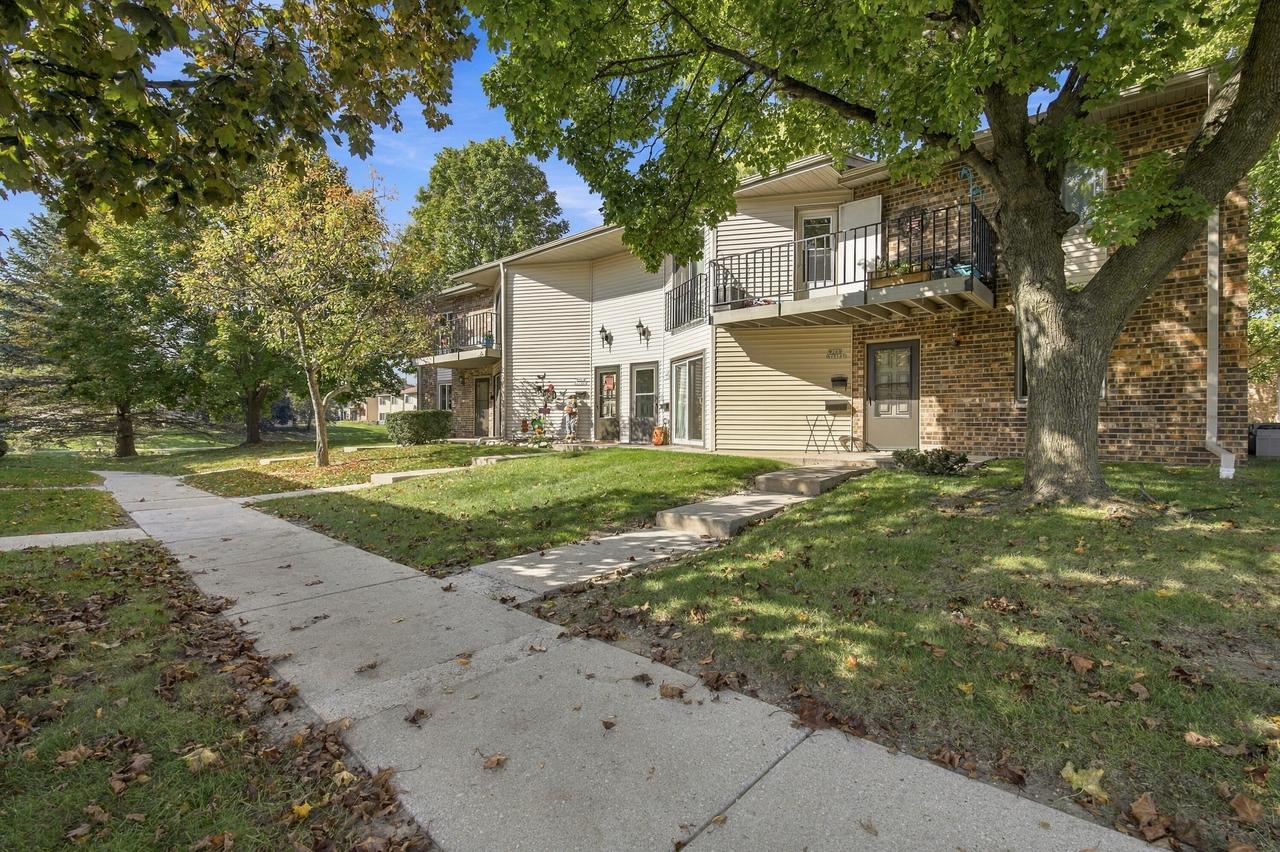 W168N11501 El Camino Dr., Germantown, WI 53022