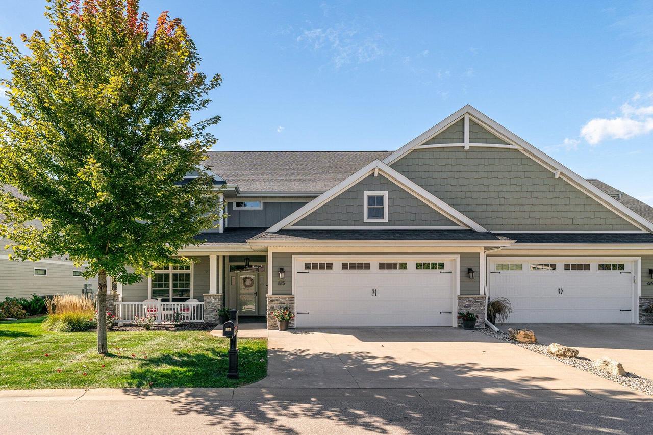 615 Pettibone Pointe Way, La Crosse, WI 54601