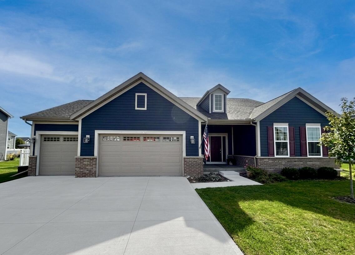 W242N5658 Peppertree Dr, Sussex, WI 53089