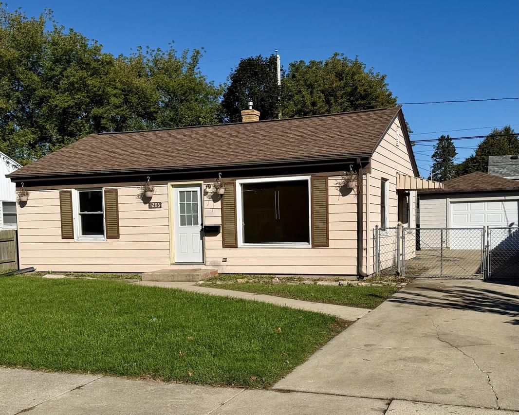 1206 Florence Ave, Racine, WI 53402