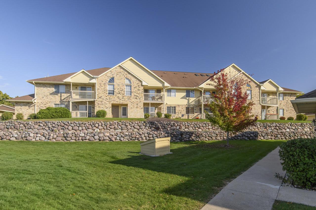 4875 Easy St #12, Delafield, WI 53029