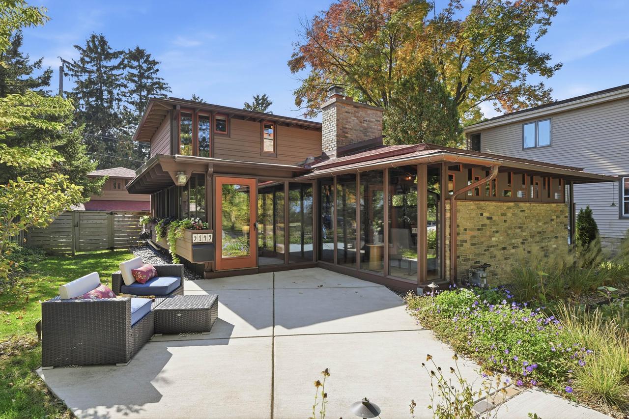 3149 S Superior St, Milwaukee, WI 53207