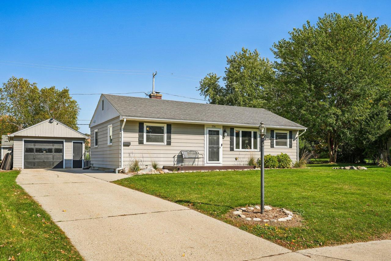 256 Ivy Pl, West Bend, WI 53095