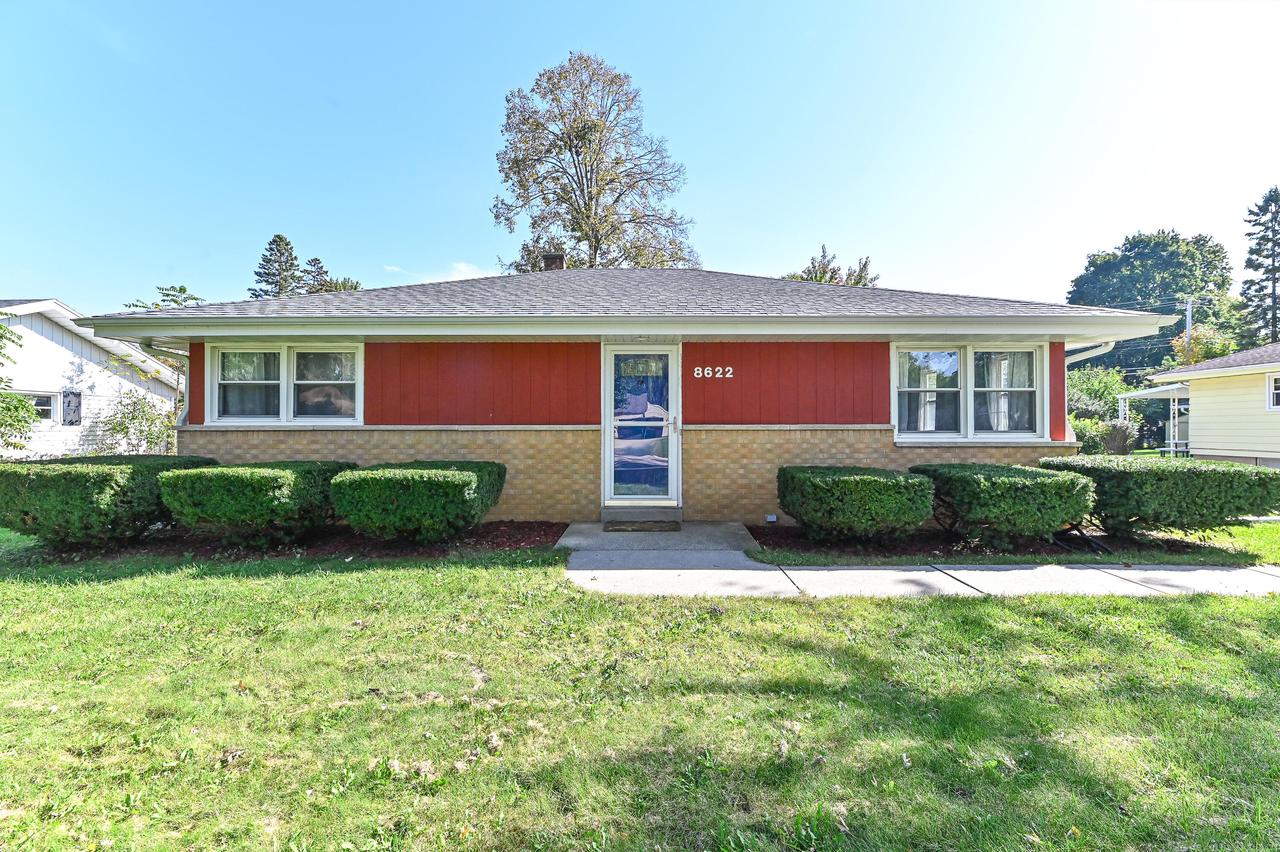 8622 N 52nd St, Brown Deer, WI 53223