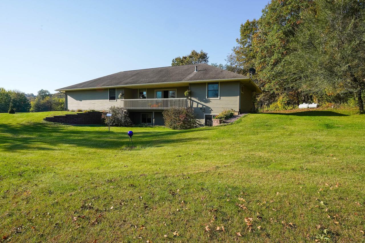 W5136 Hale Ct, Farmington, WI 54636