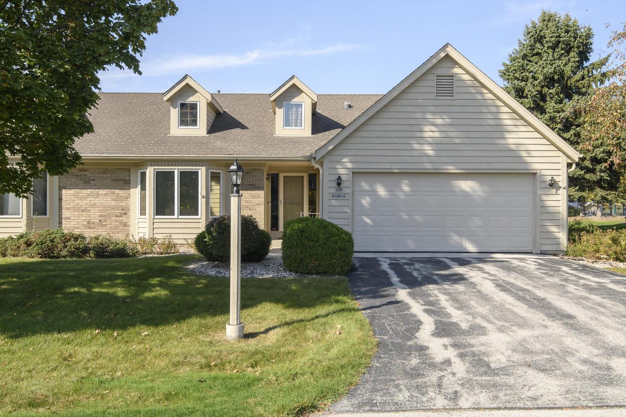 N98W18030 Bramblewood Ct #D-55, Germantown, WI 53022