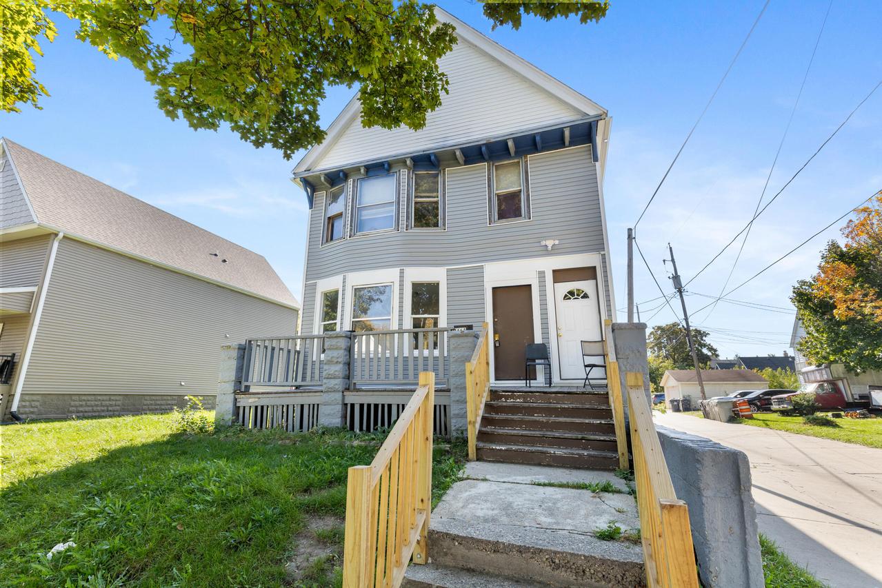 2463 W Chambers St #2465, Milwaukee, WI 53206