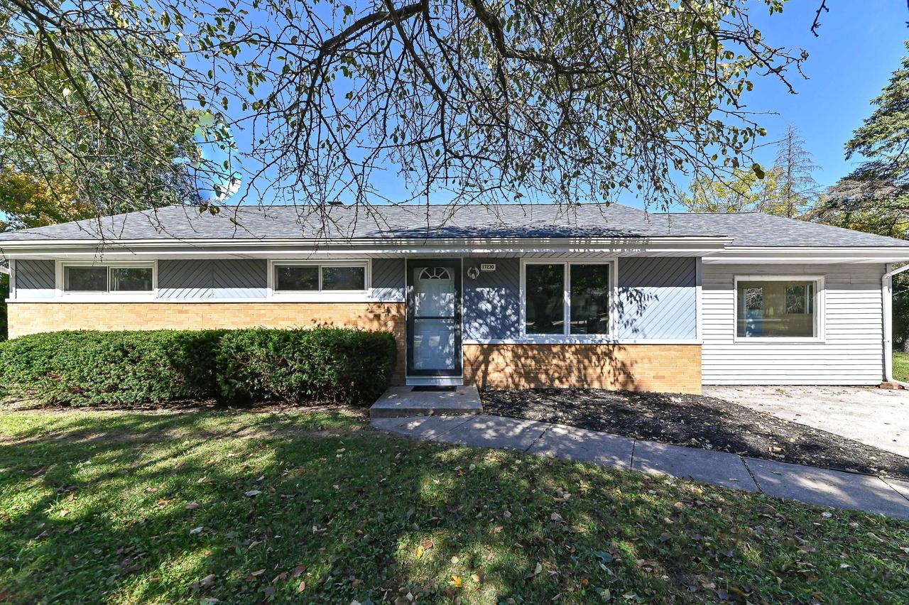 17230 W Jills Dr, New Berlin, WI 53146