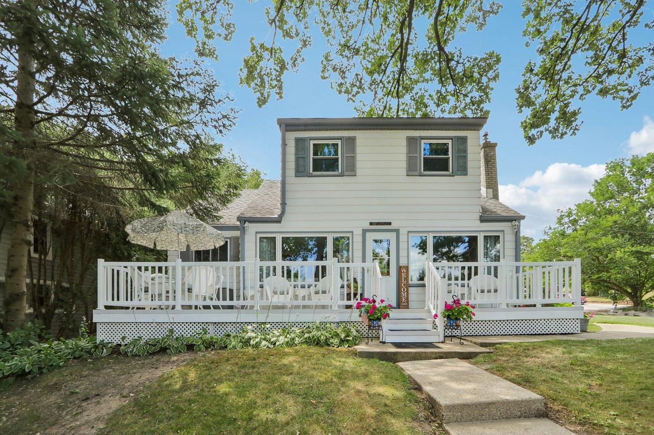 4424 Riverside Rd, Waterford, WI 53185